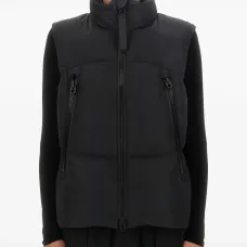 Дутый жилет на молнии