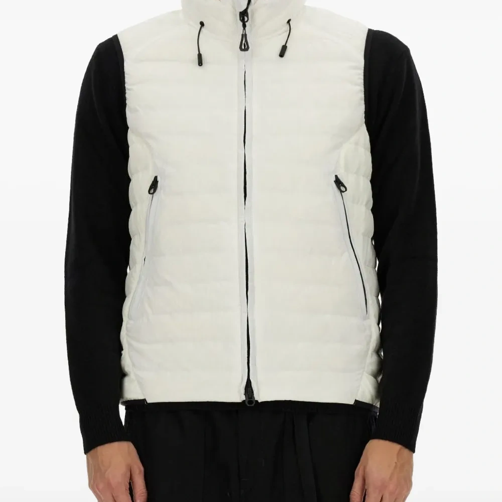 Жилет с капюшоном