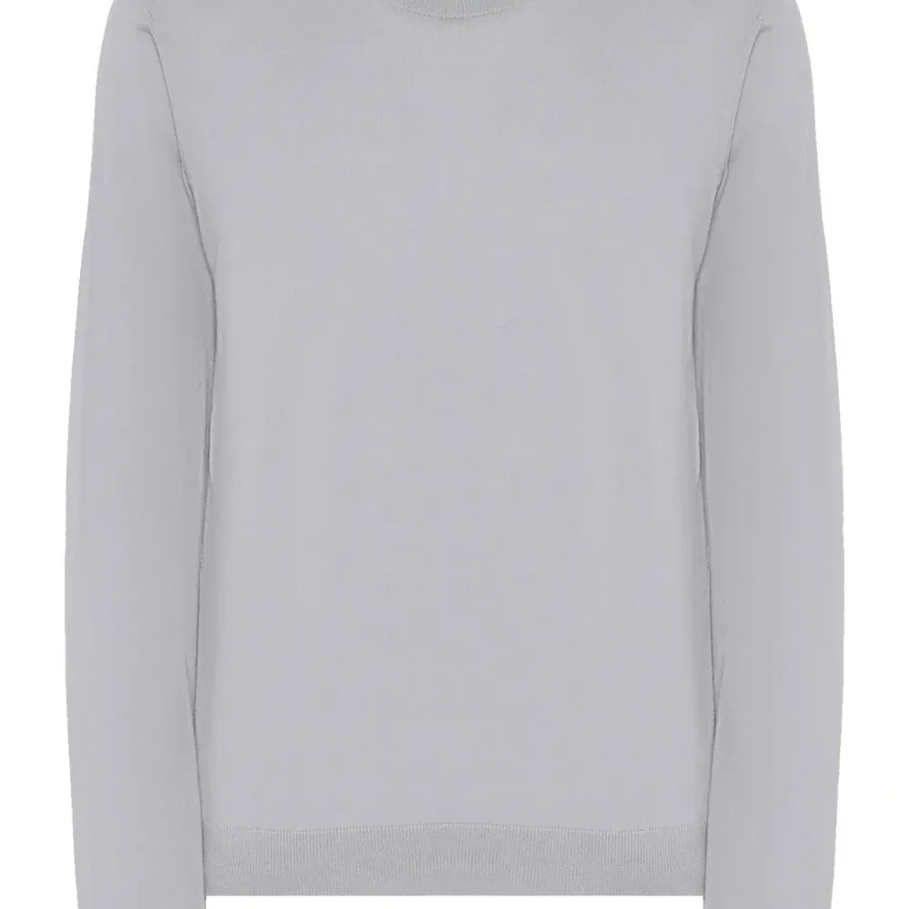 свитер с круглым вырезом