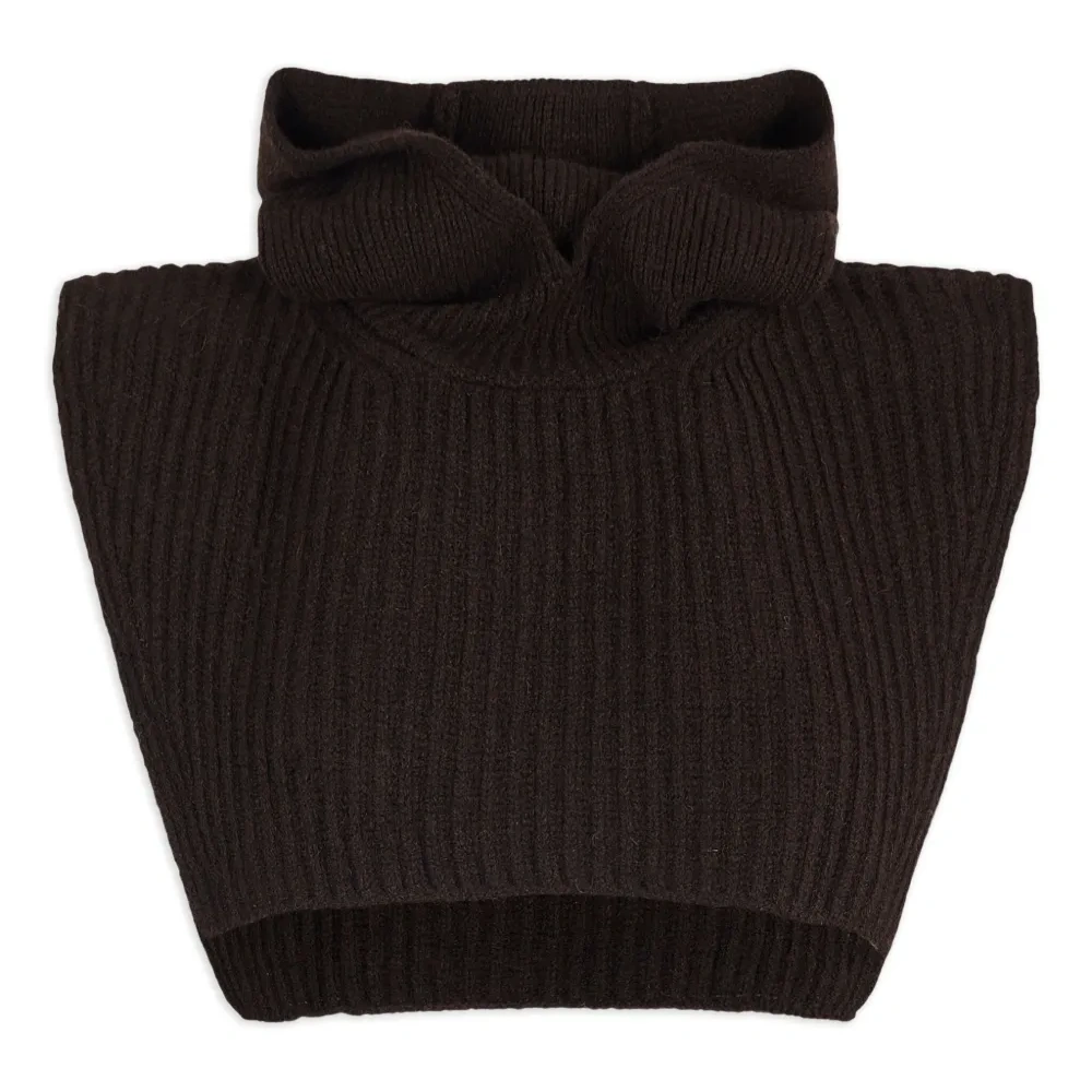 Шарф в рубчик с высоким воротником