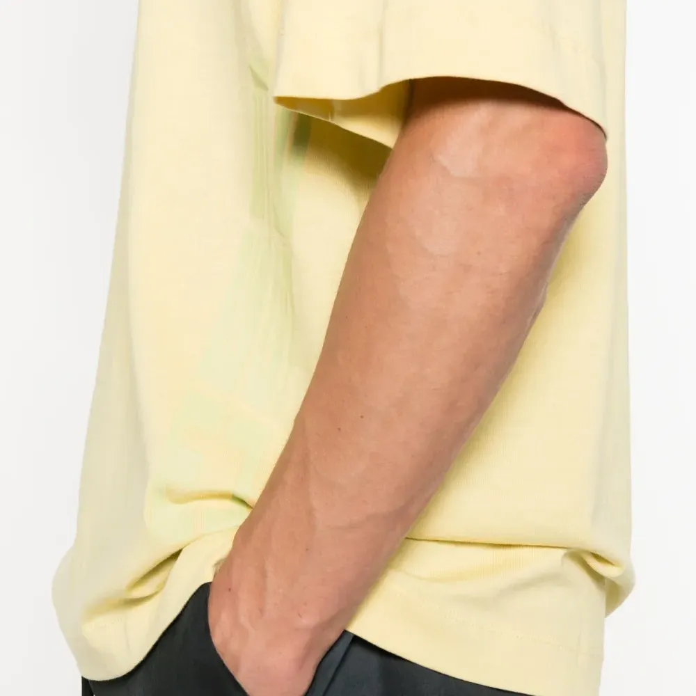 футболка с логотипом