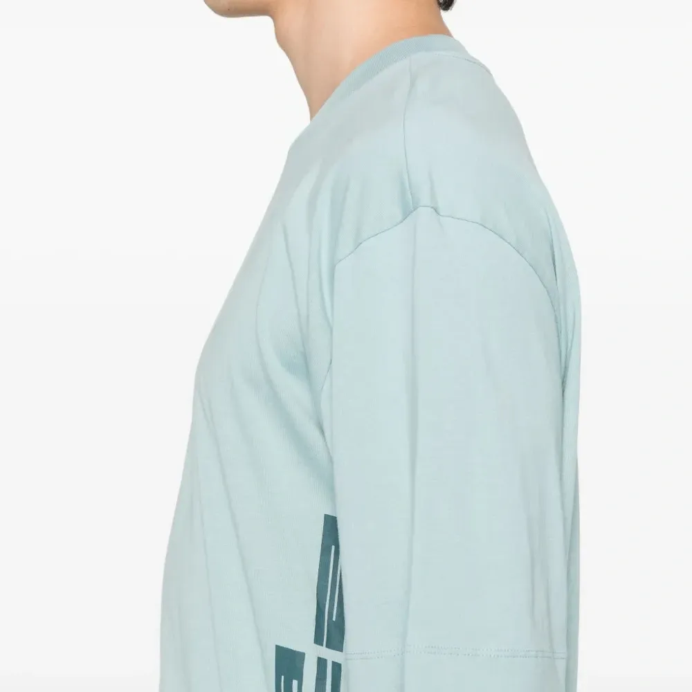 футболка с логотипом