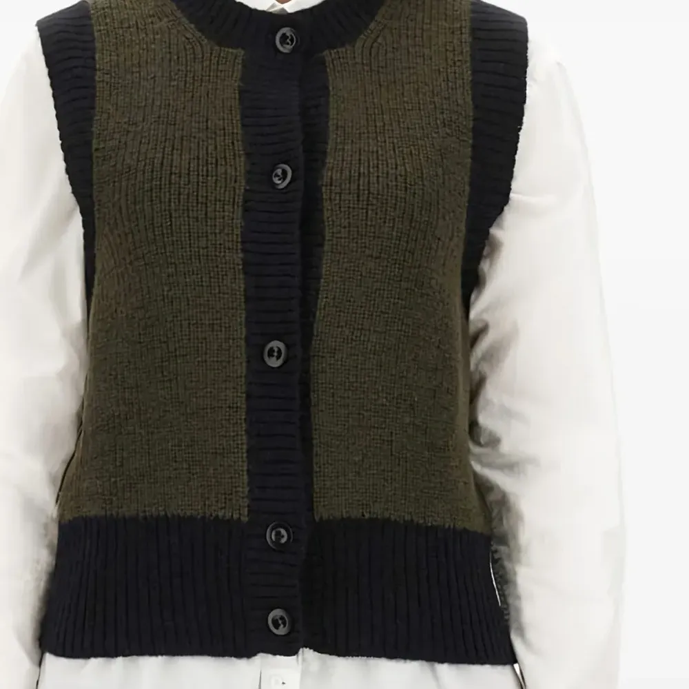 Кардиган на пуговицах без рукавов