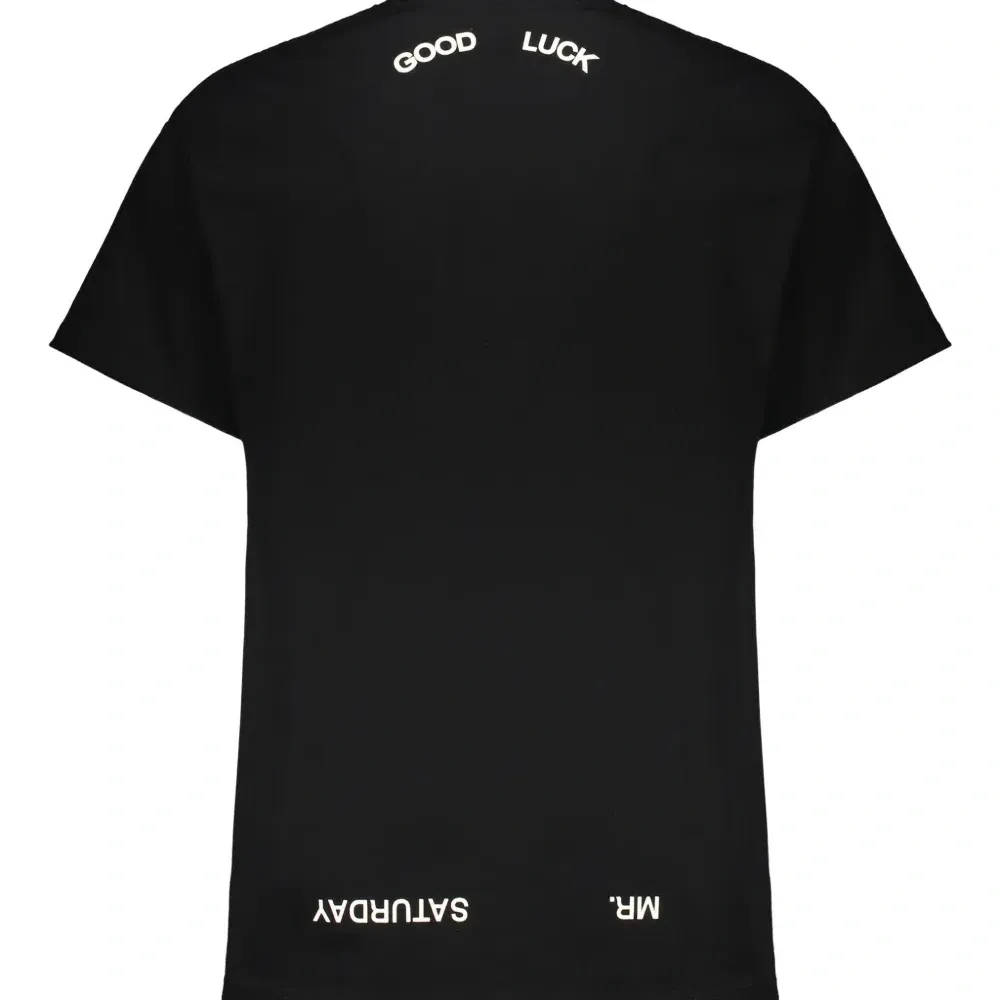 футболка с логотипом