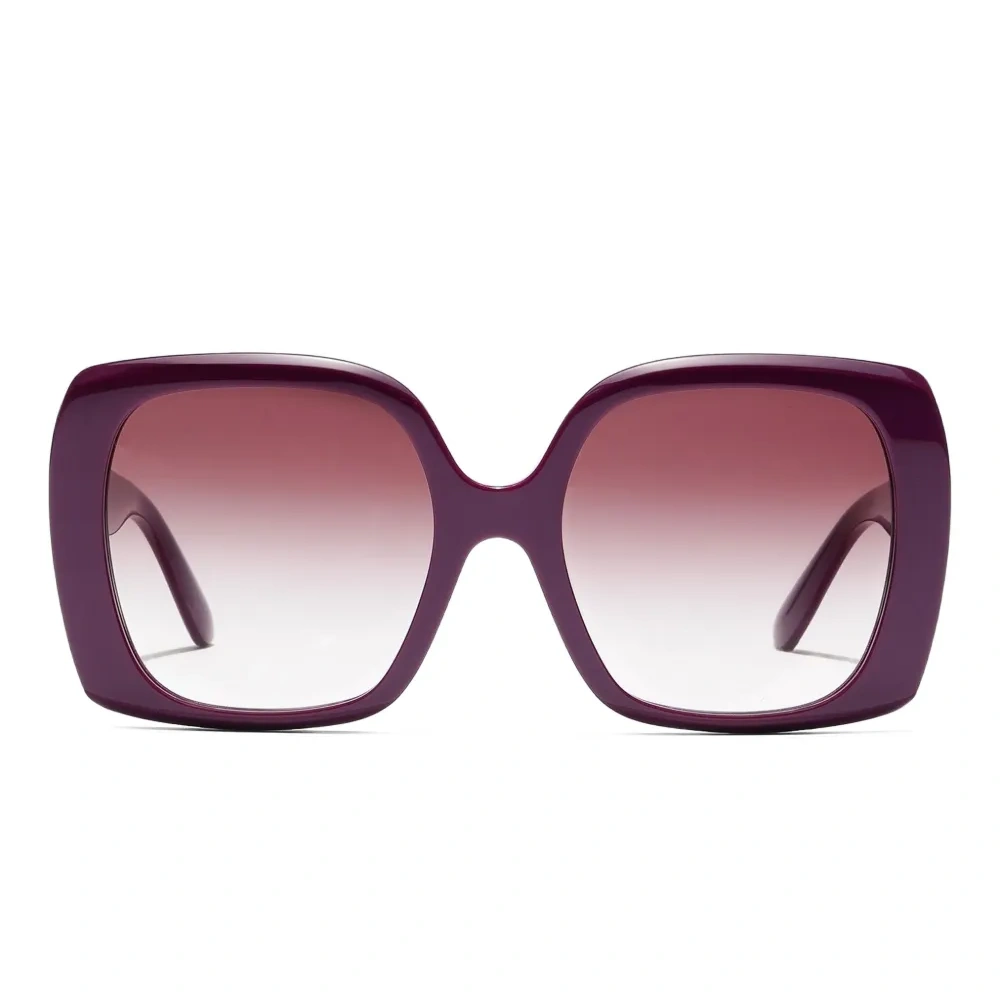 Солнцезащитные очки в квадратной оправе