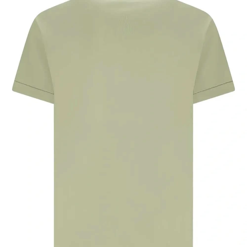 футболка с нашивкой-логотипом