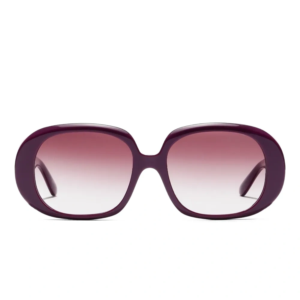 Солнцезащитные очки в овальной оправе