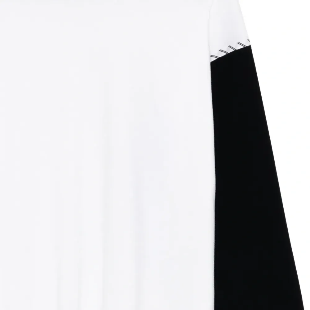 Топ с контрастными вставками