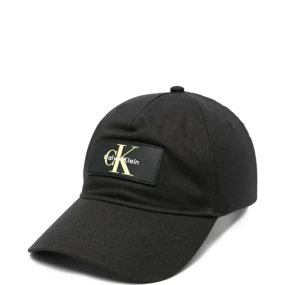 Бейсболка с нашивкой-логотипом Бейсболка с нашивкой-логотипом