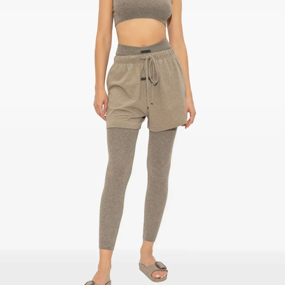 Шлепанцы с пряжкой