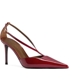 Туфли с заостренным носком