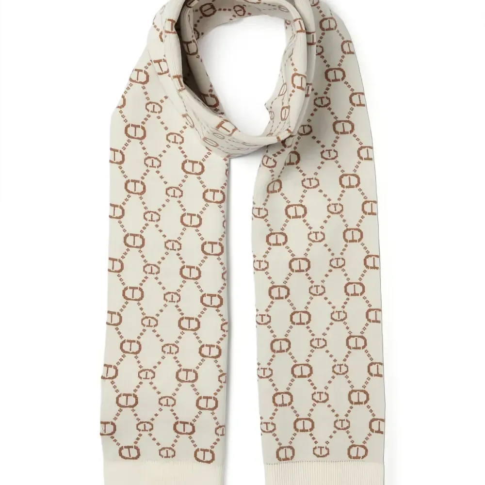 Шарф с монограммой