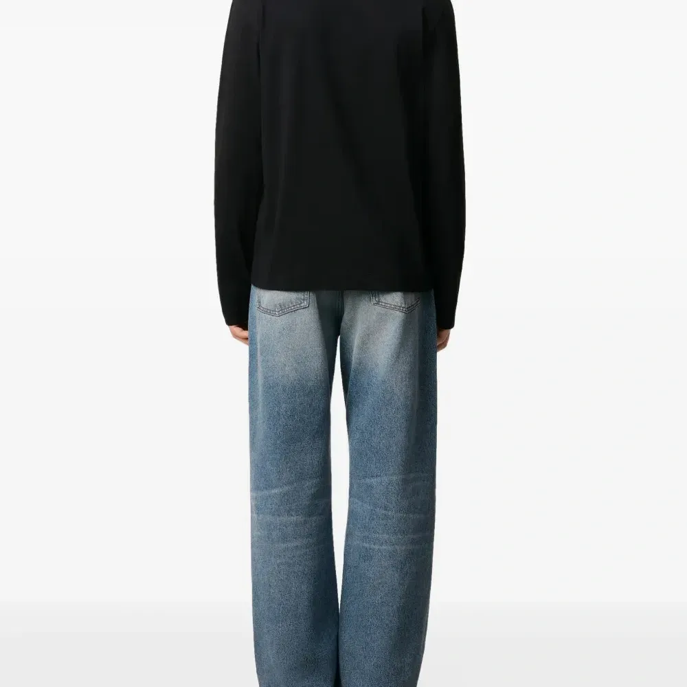 футболка с длинными рукавами и вышивкой футболка с длинными рукавами и вышивкой