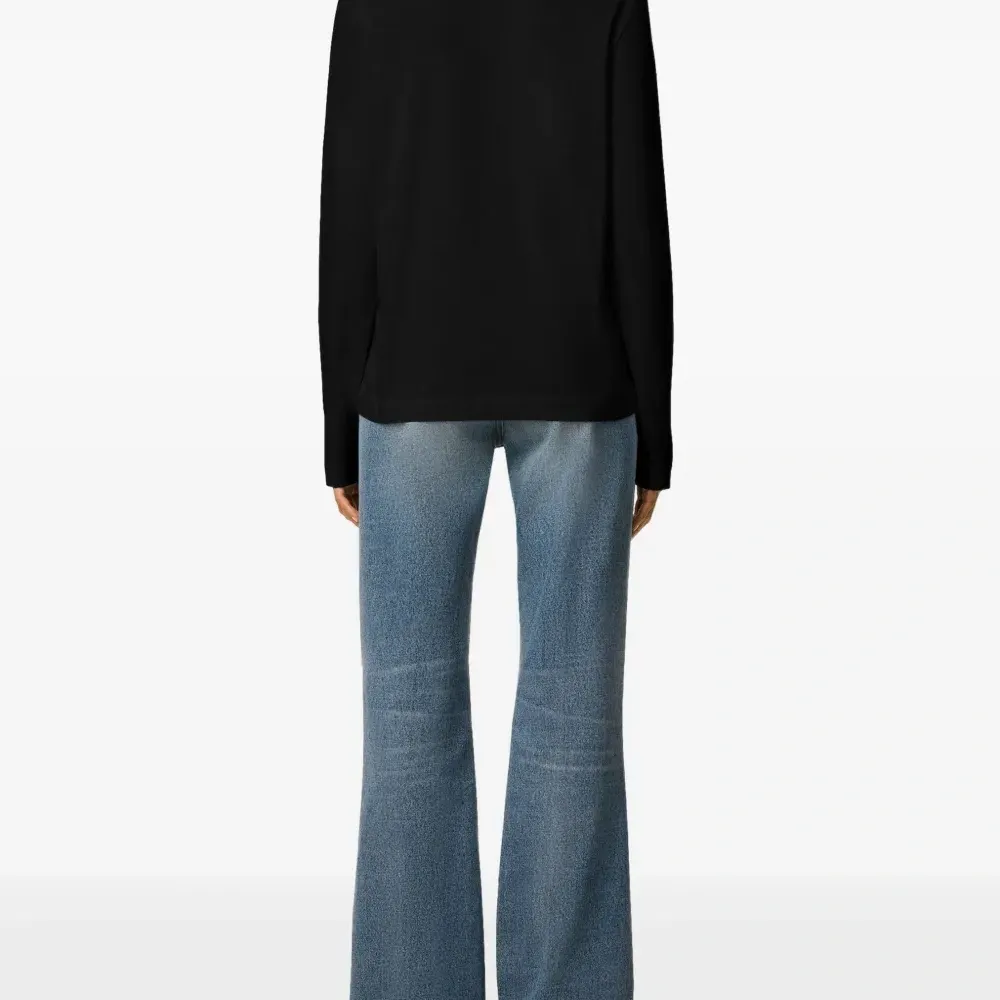 футболка с длинными рукавами и вышивкой футболка с длинными рукавами и вышивкой