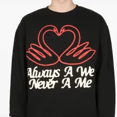 Толстовка с графичным принтом