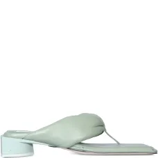 Босоножки на каблуке с узлом