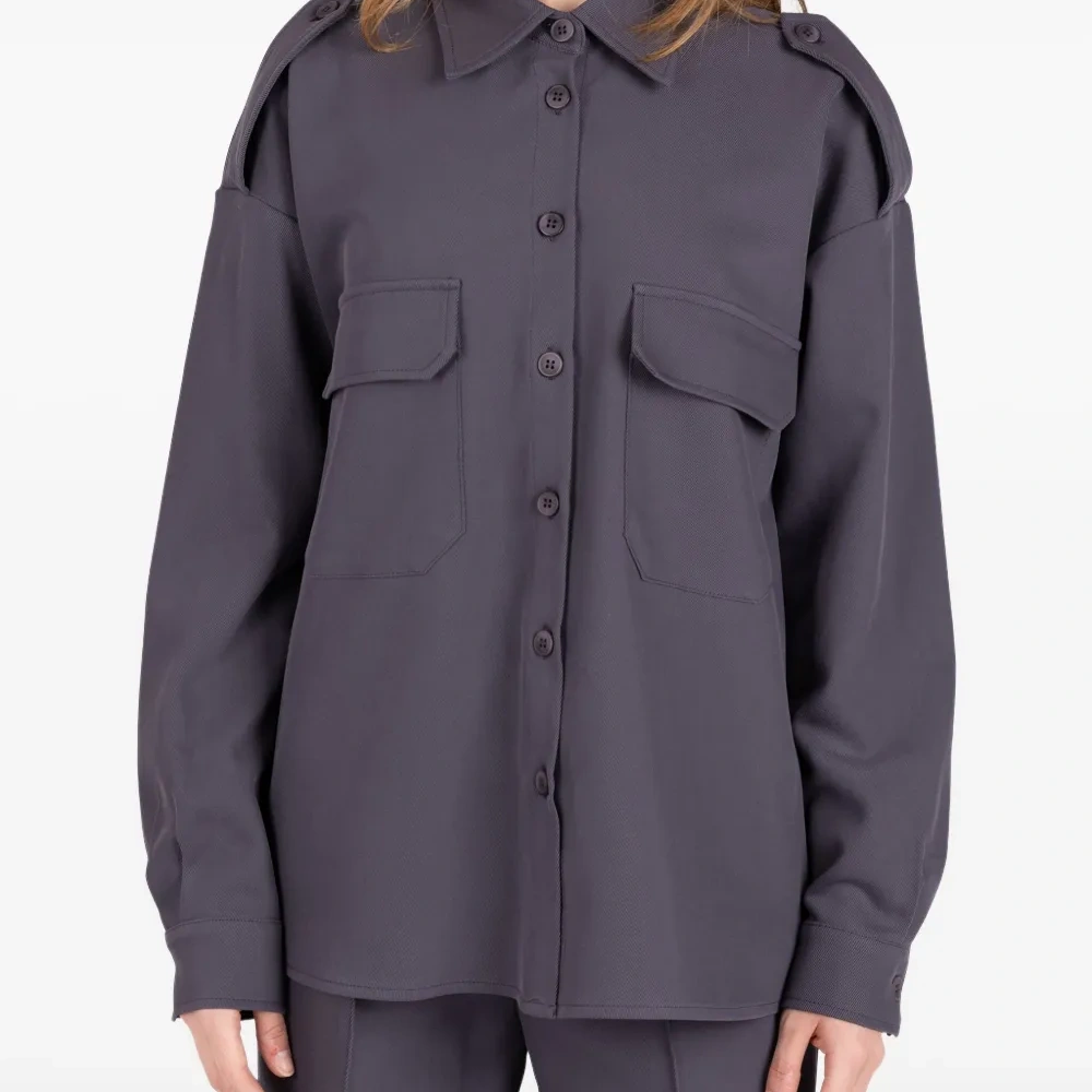 Рубашка с карманами карго