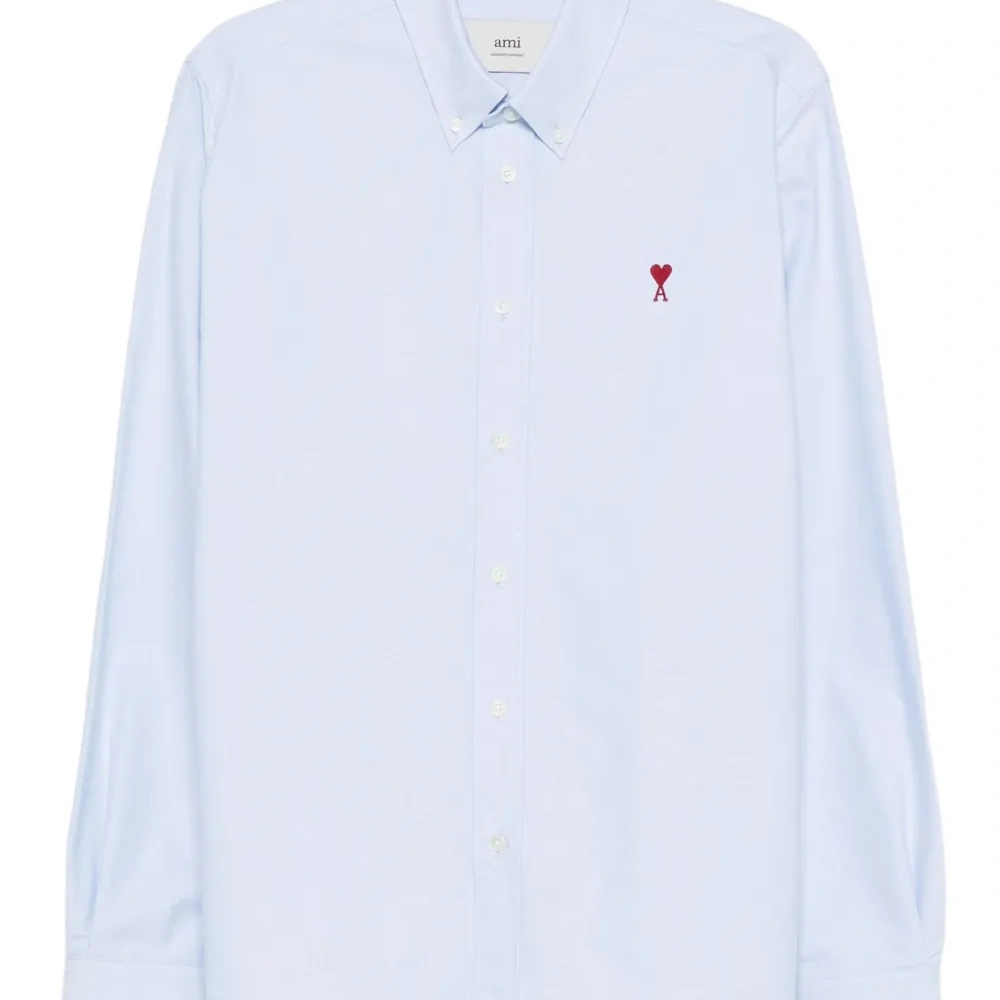 рубашка с вышитым логотипом