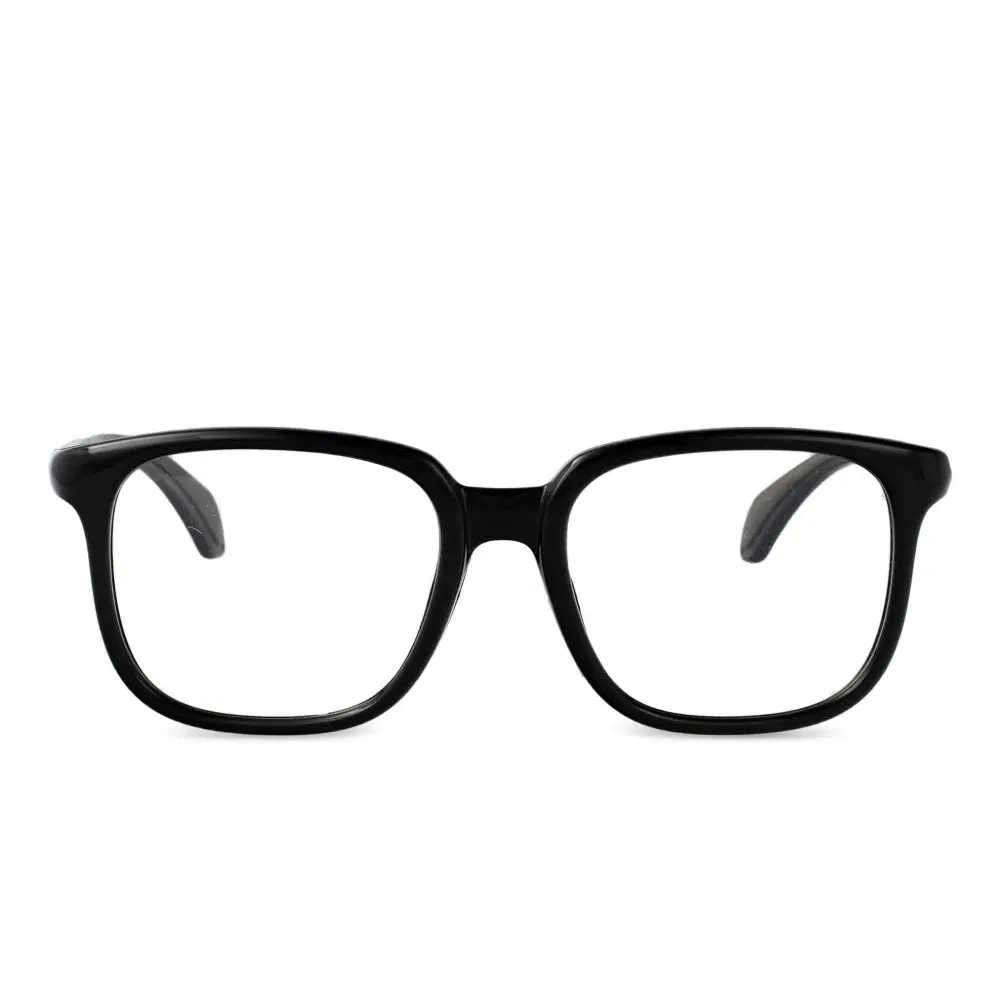 Очки в квадратной оправе