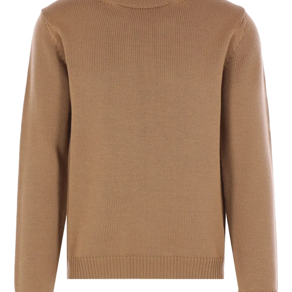 Свитер в рубчик