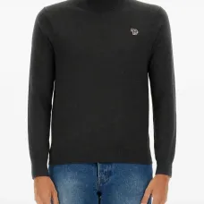 Свитер с высоким воротником