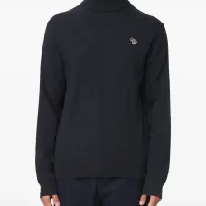 Свитер с высоким воротником и зебровым принтом