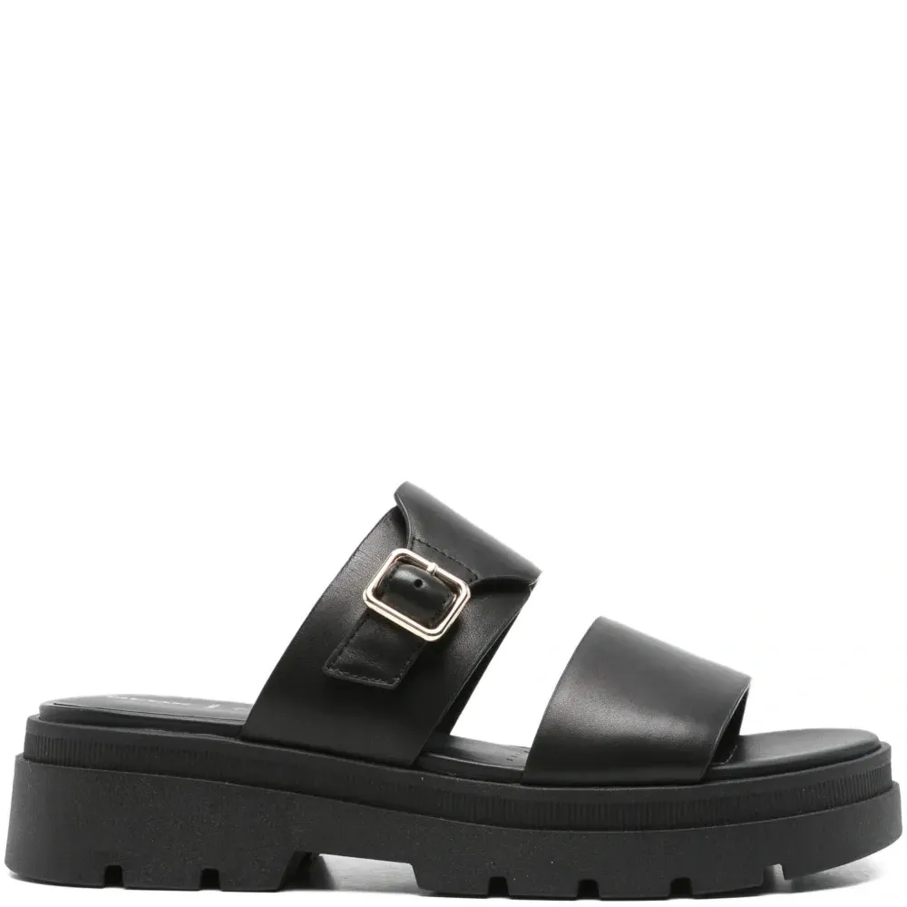 Сандалии на платформе с пряжкой