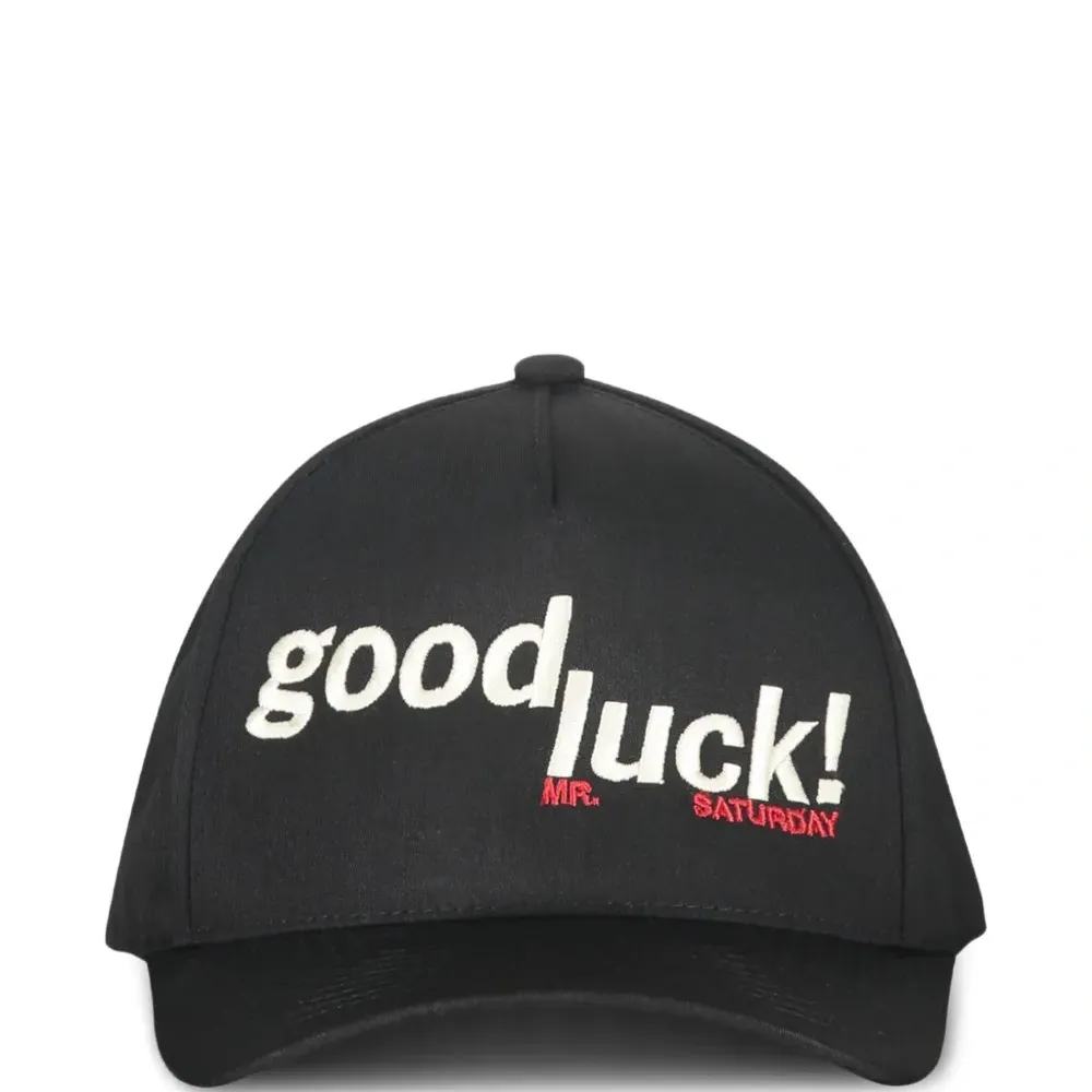 бейсболка с вышивкой