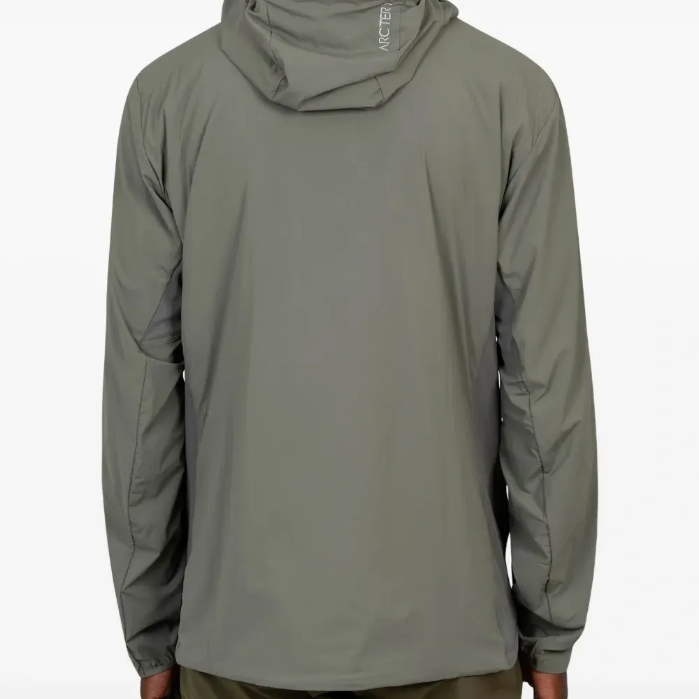 Пальто на молнии с капюшоном