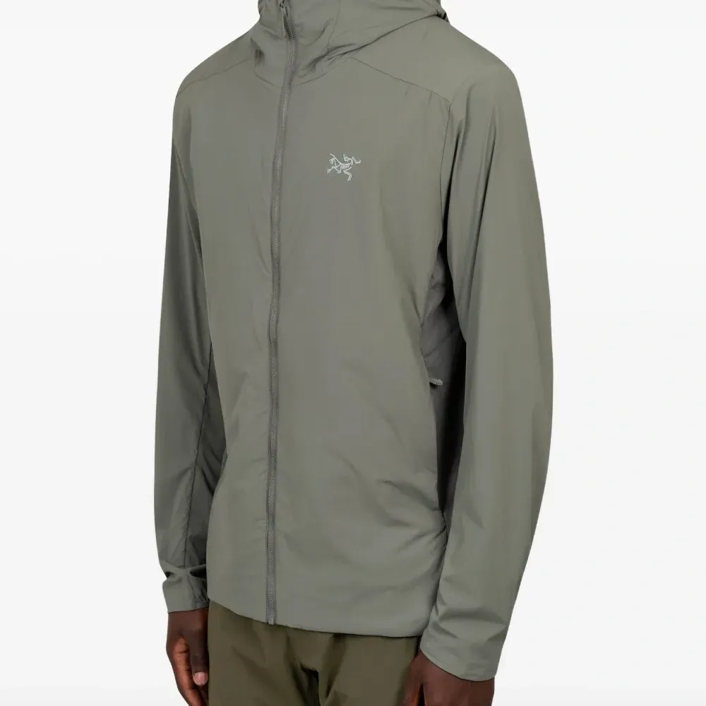 Пальто на молнии с капюшоном