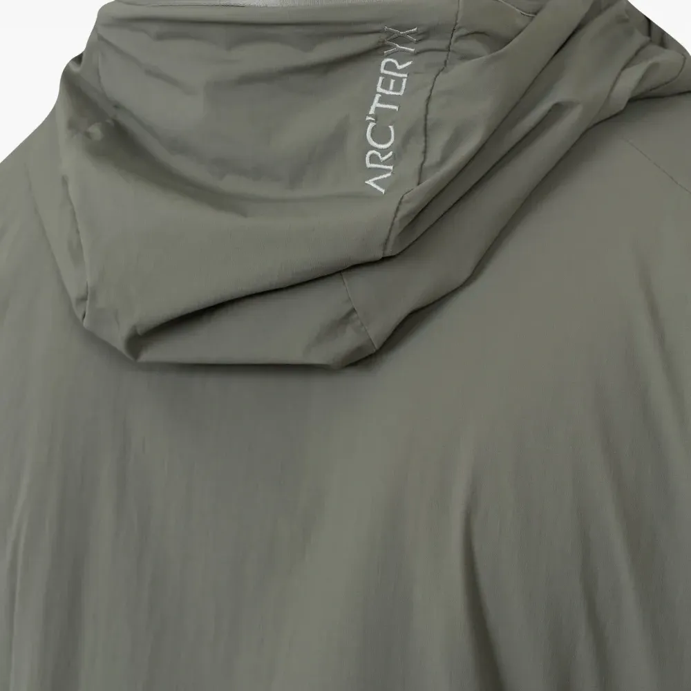 Пальто на молнии с капюшоном