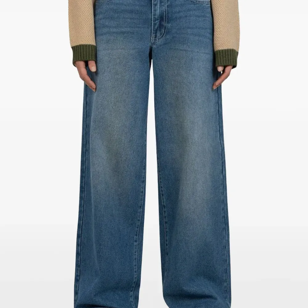 Джинсы с заниженной талией