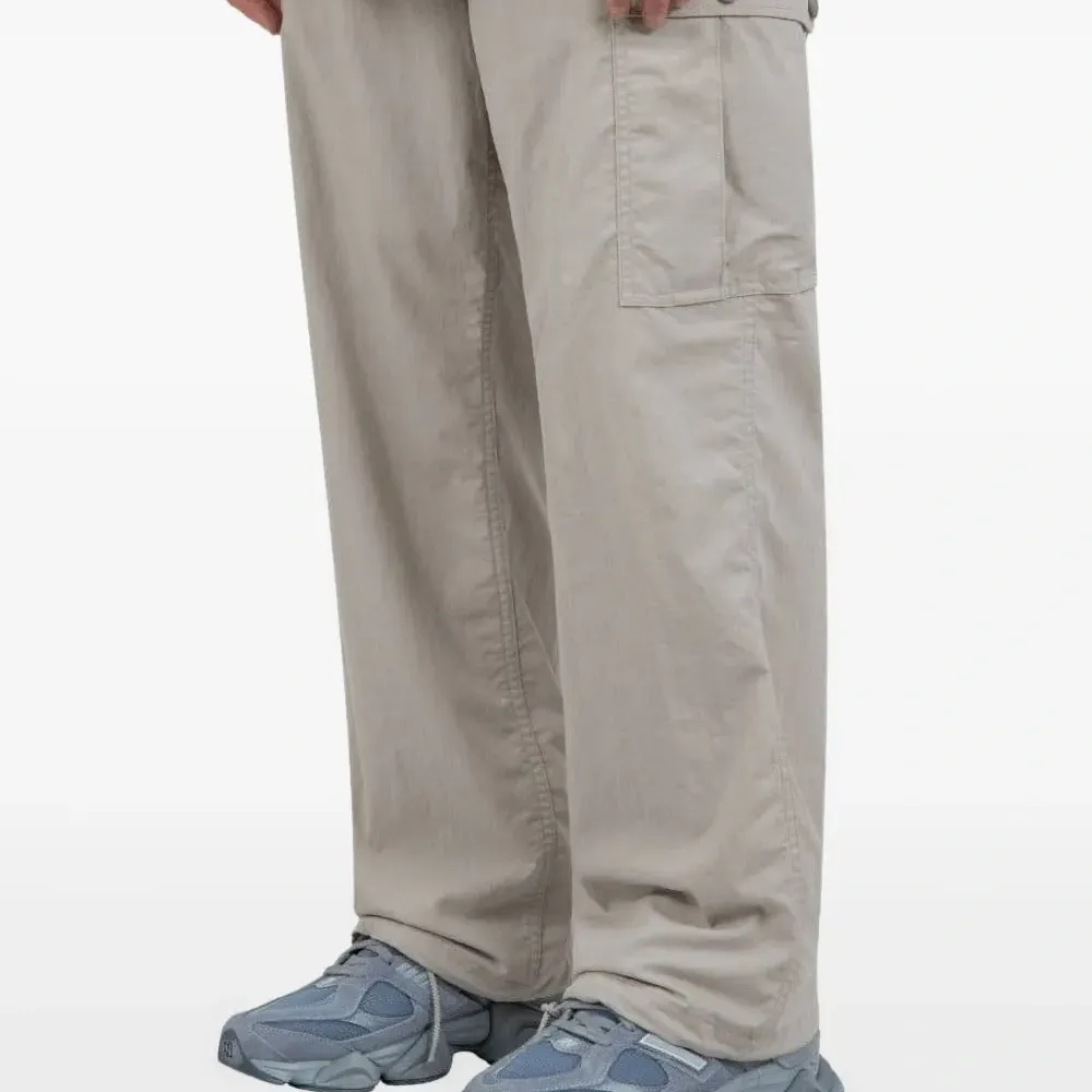 Брюки карго с карманами