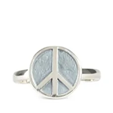 Кольцо с декором в виде символа мира Кольцо с декором в виде символа мира