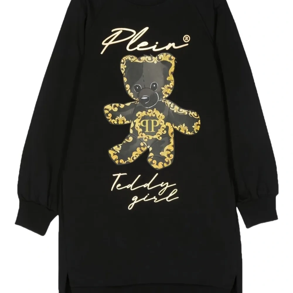 Платье с длинными рукавами