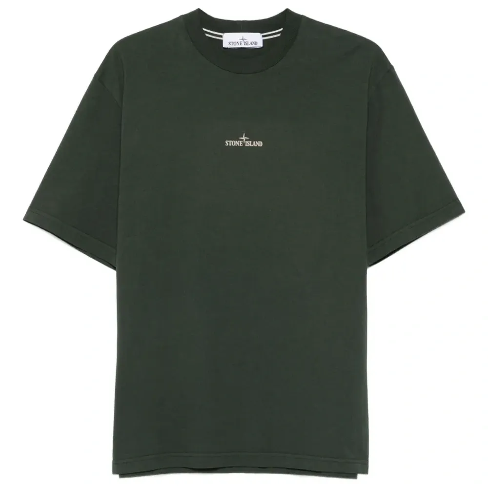 футболка с вышитым логотипом