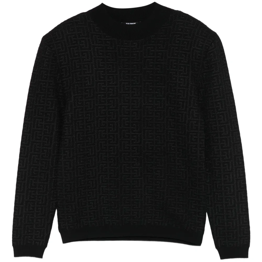 свитер с монограммой