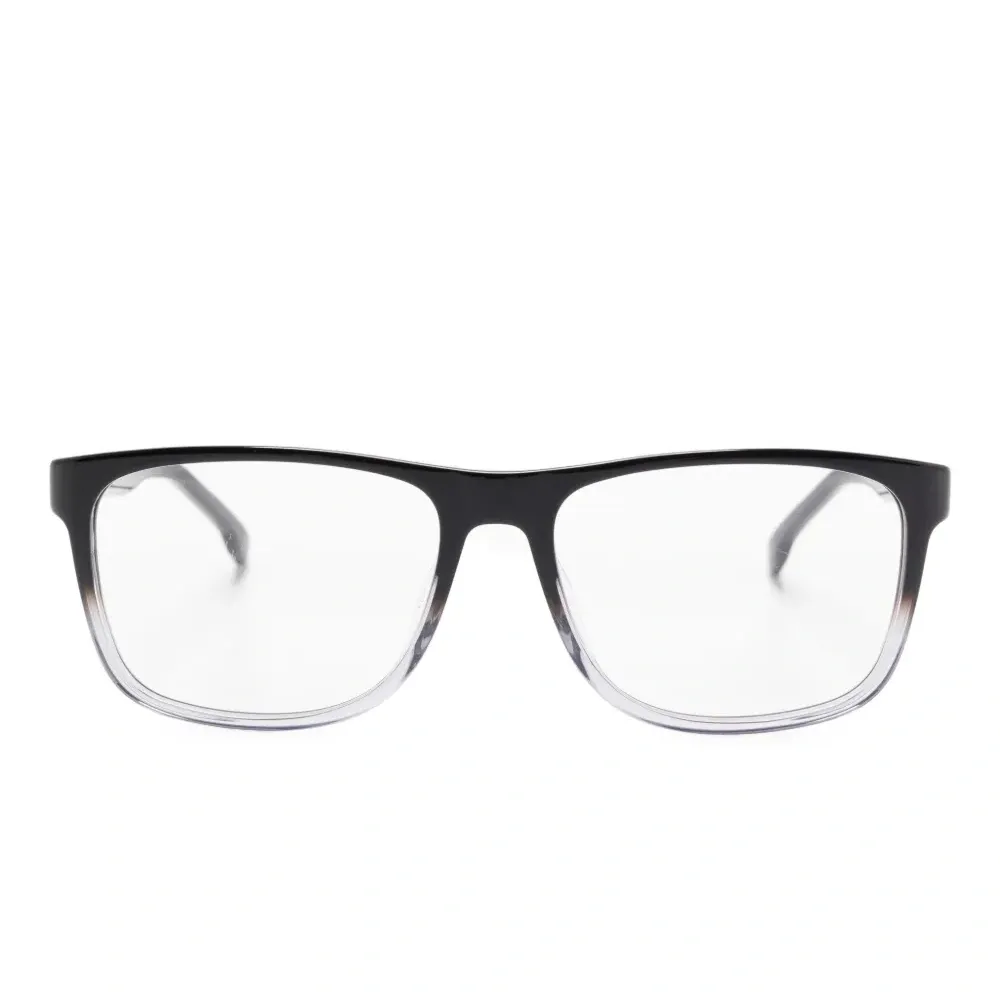 Очки в прямоугольной оправе