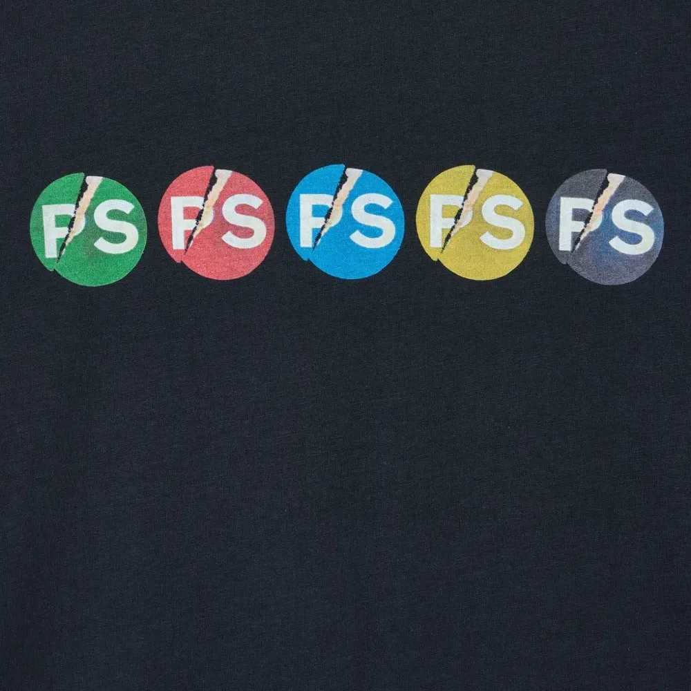 Футболка с логотипом