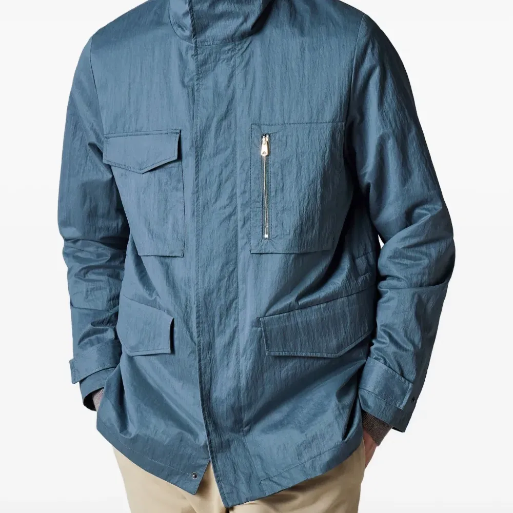 Куртка с высоким воротником и карманами