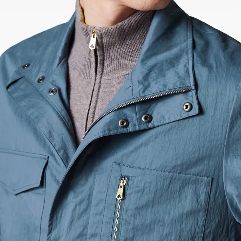 Куртка с высоким воротником и карманами