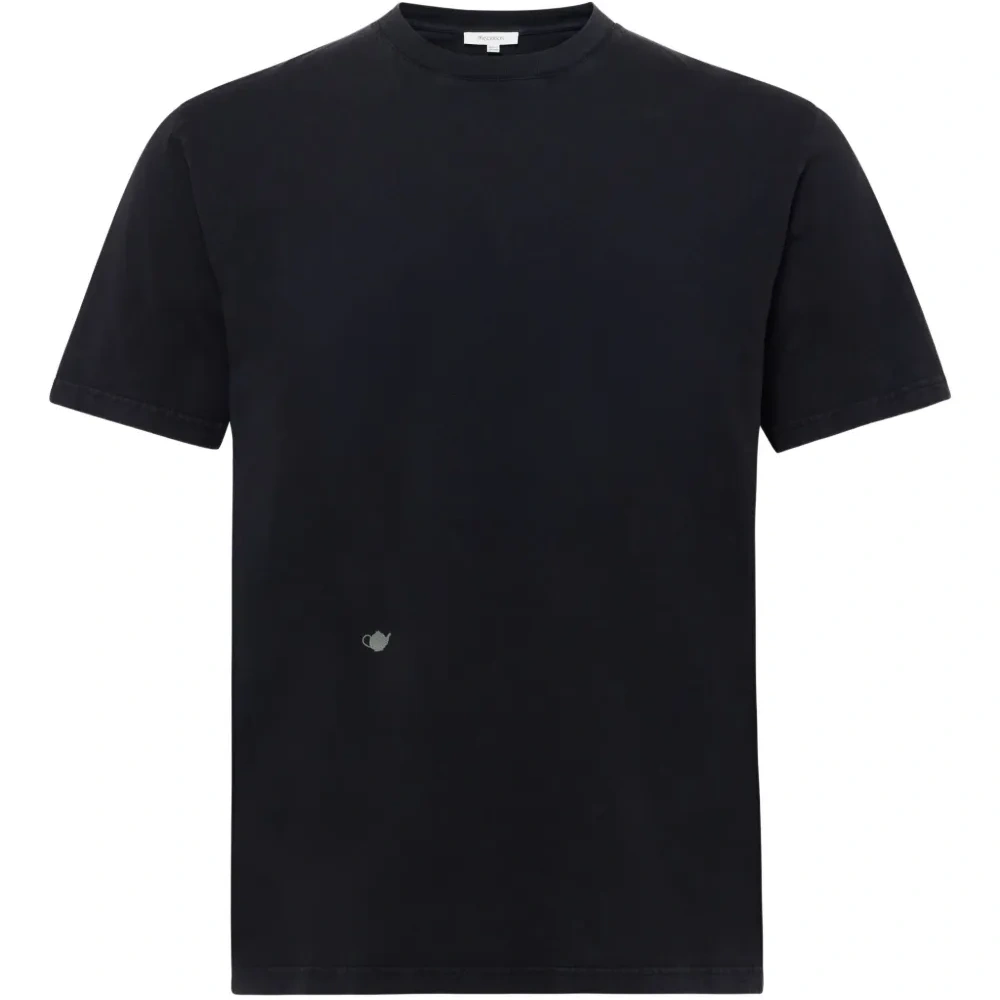 Футболка с вышитым логотипом