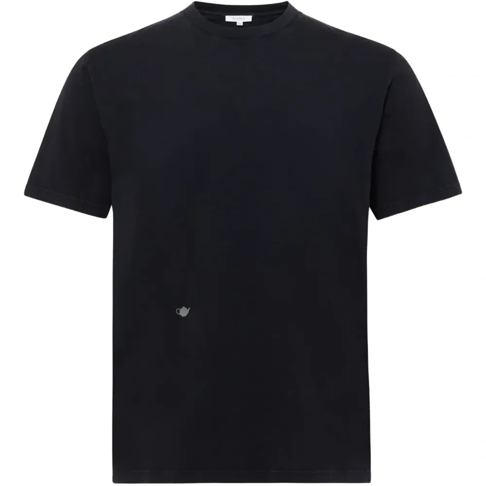 Футболка с вышитым логотипом