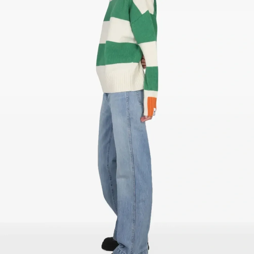 Полосатый свитер с высоким воротником Полосатый свитер с высоким воротником