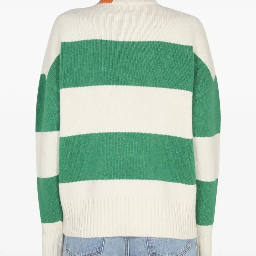 Полосатый свитер с высоким воротником Полосатый свитер с высоким воротником