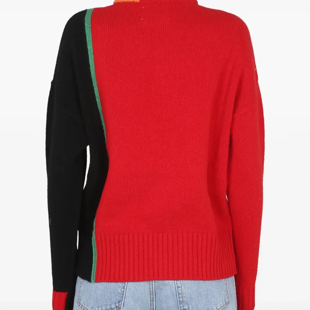 Свитер в стиле колор-блок