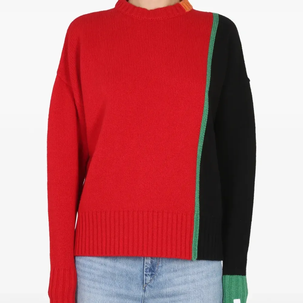 Свитер в стиле колор-блок