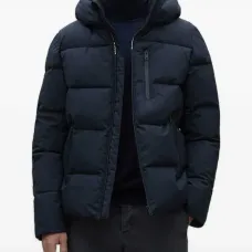 Куртка на молнии с капюшоном