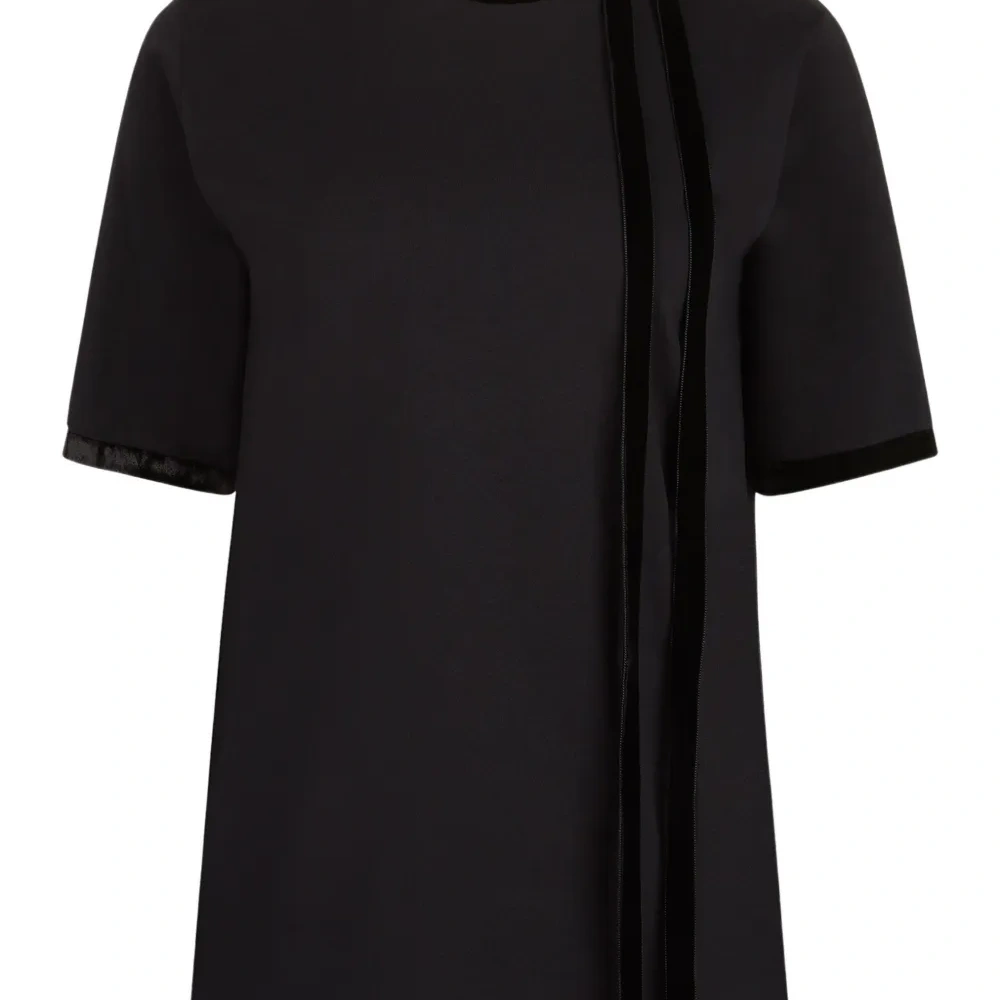 Топ с короткими рукавами