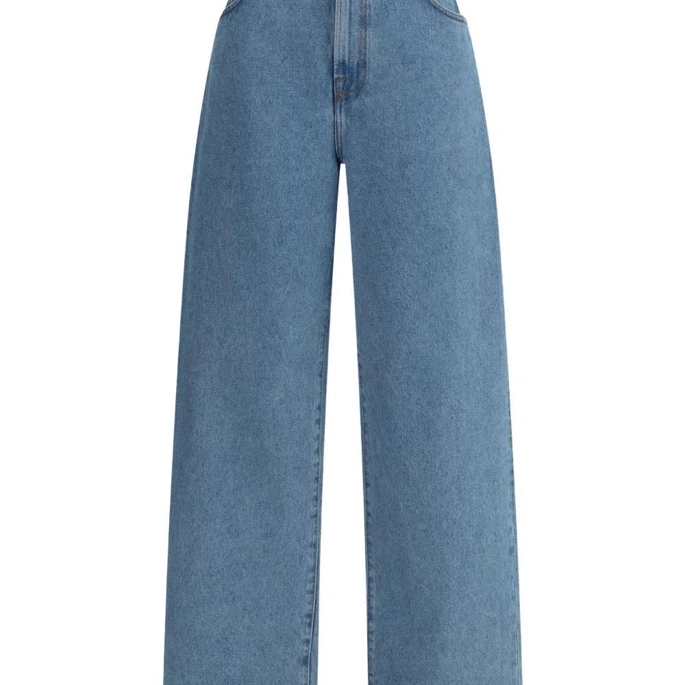 Джинсы с пятью карманами